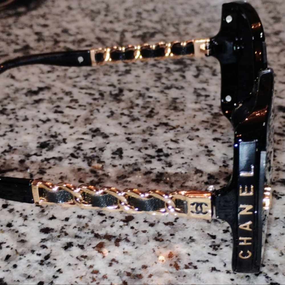Brand New CHANEL Sunglasses with Black and Gold Chain Detail - Picture 2 of 4